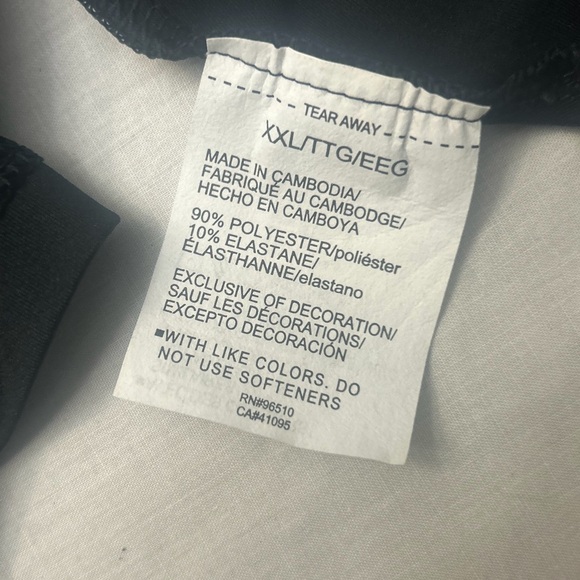 UNDER ARMOR SPORTS TOP - Picture 9 of 14